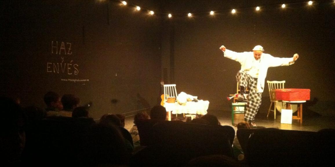 Salida: Teatro en el Café de las Artes